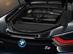 BMW-i8-x-Louis-Vuitton-luggage-set-03